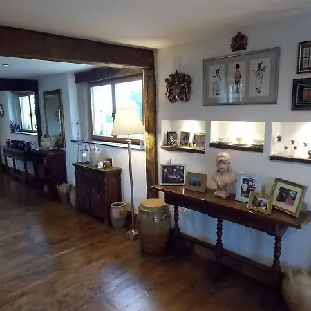 Villeneuve 住宿加早餐酒店 *
